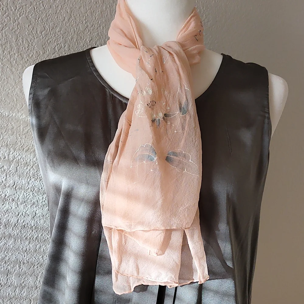 🌺3/$25🌺 Peach Vintage scarf
